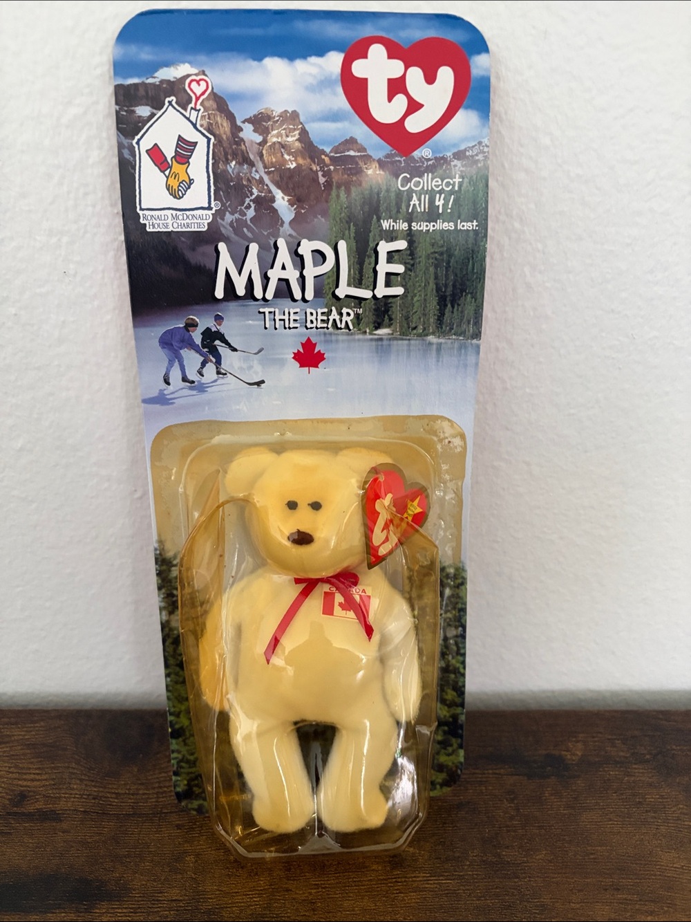 Vintage 1999 McDonald's Ty Maple the Bear * Canada * in package SEALED